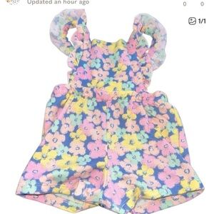 Baby girls size 3-6 months outfit